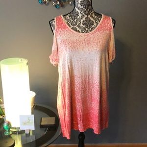 Cute peach 🍑 Rose+Olive top